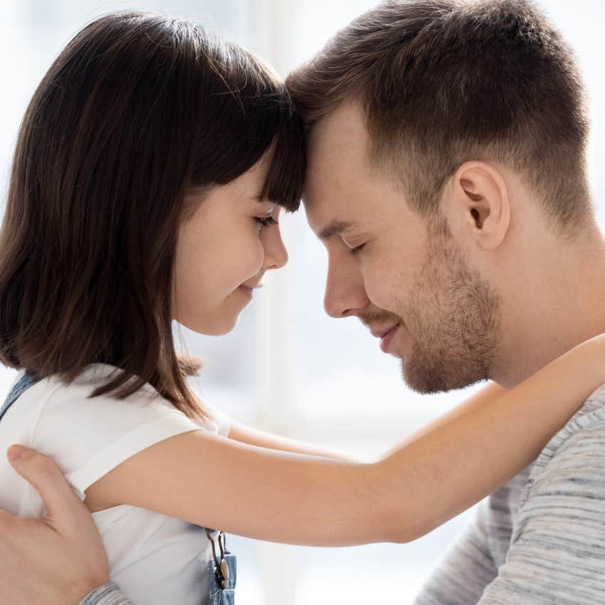 Single Dad's Ex Says Their Daughter Is Worried She Won't Have A Good Christmas Because He's Broke