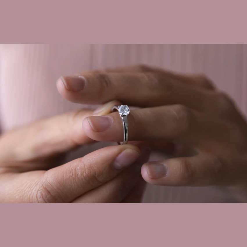 woman says husband wants her to wear her wedding ring now that she's lost weight