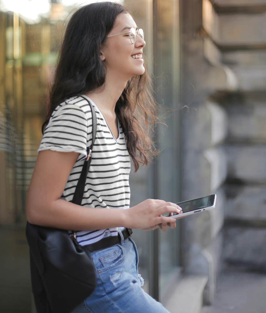 How To Keep A Man Interested Over Text With 5 Easy Strategies