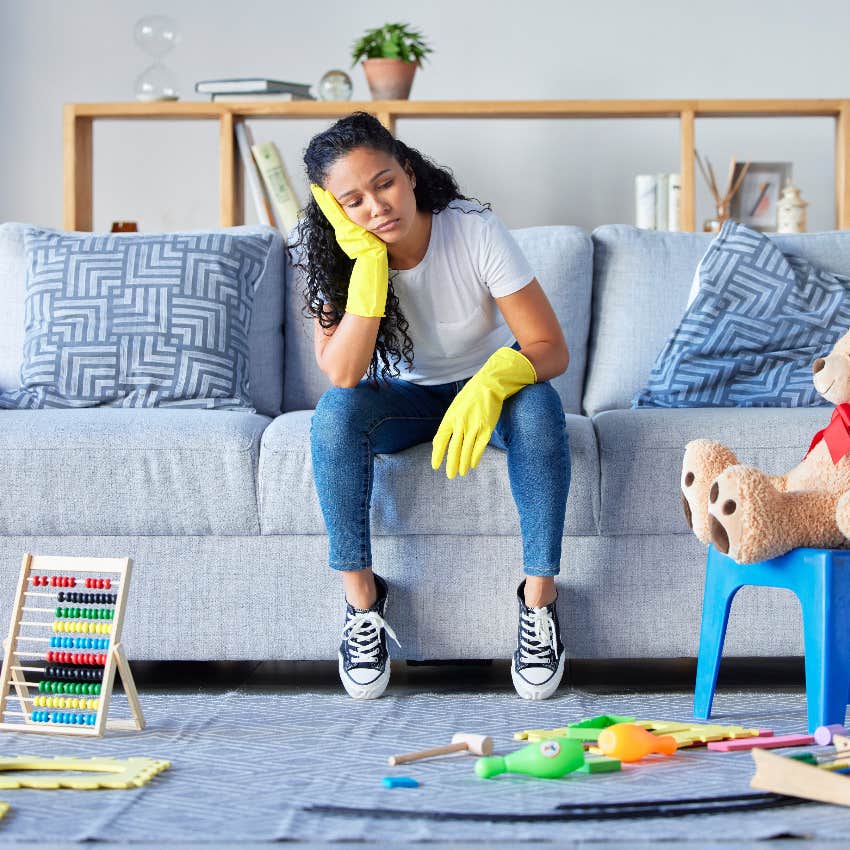 Mom Accused Of Enabling Laziness For Cleaning Her Daughter's Room