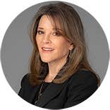 Marianne Williamson teaching self-acceptance, accountability, and spiritual practices like meditation and intention-setting in the Mastering You self-love course